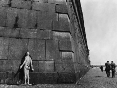 THE DECISIVE MOMENT